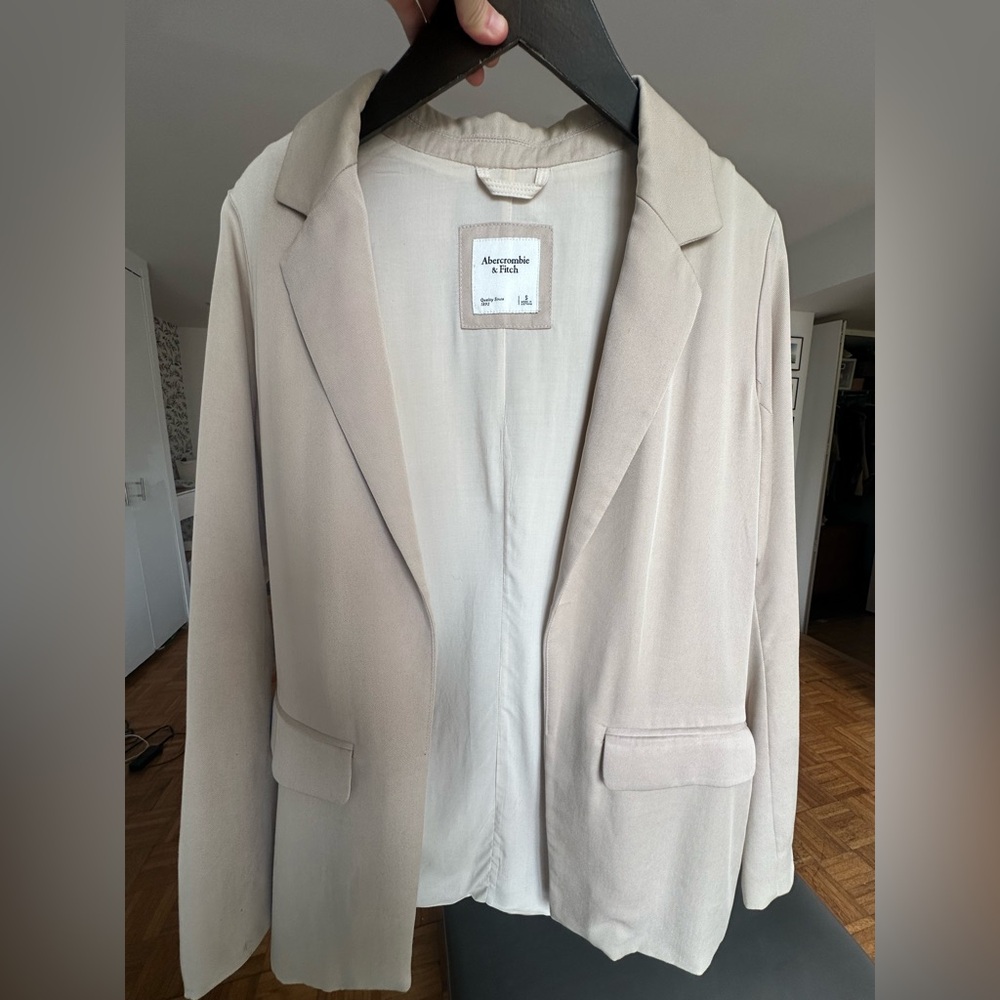 Abercrombie & Fitch Cream Blazer
